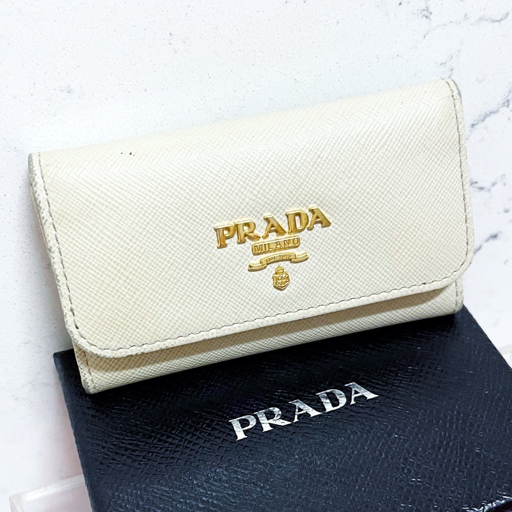 Authentic Prada Cera Portachiavi 6 Key Saffiano Leather Holder / Wallet